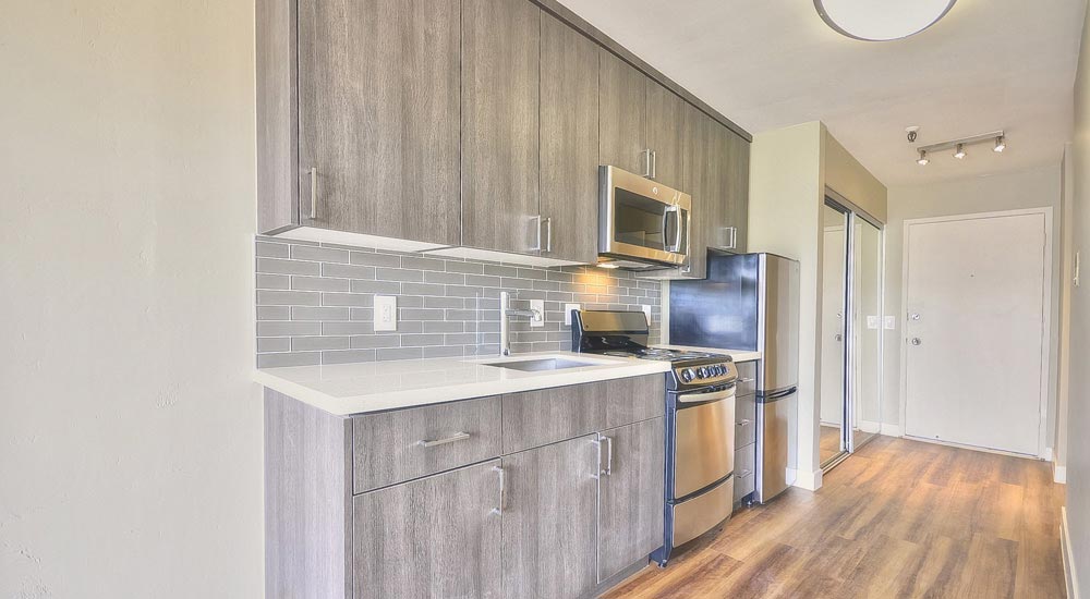 425 E 18th St Mosser Living