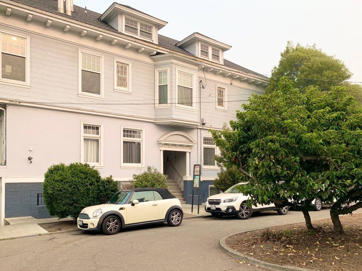 Pacific Heights Building Photo 1