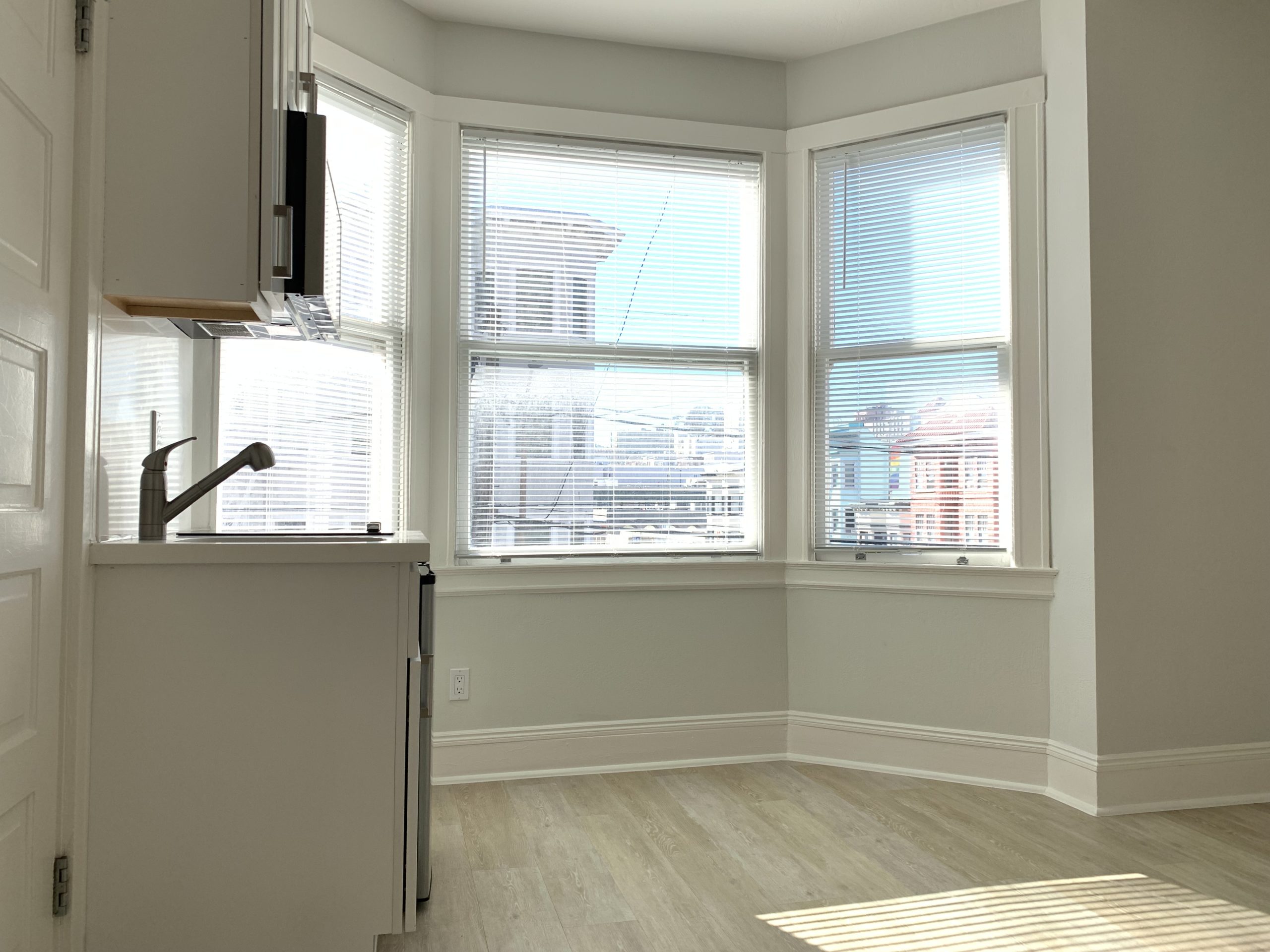 1499 California Mosser Living